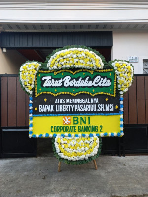 Papan Bunga Duka di Tamedan