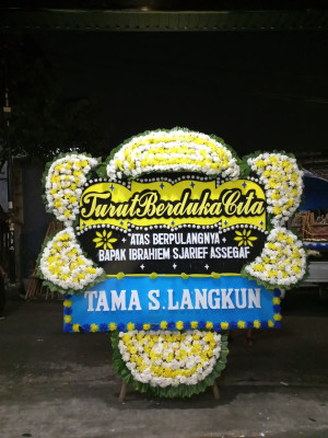 Papan Bunga Duka di Tamedan