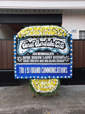 Papan Bunga Duka di Tamedan